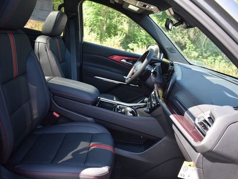New 2026 Chevrolet Traverse RS w/ LPO, Floor Liner Package AWD/4WD image 15