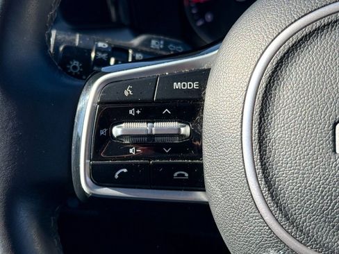 Certified 2022 Kia Sorento SX image 27