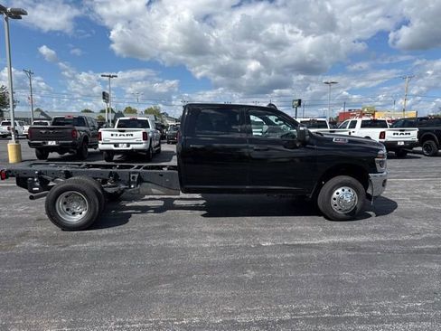 Used 2025 RAM 3500 Tradesman w/ Safety Group image 6