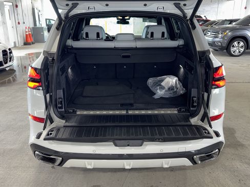 Certified 2025 BMW X5 xDrive50e w/ M Sport Package AWD/4WD image 13