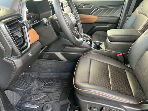 Used 2023 GMC Canyon AT4 w/ AT4 Premium Package image 13