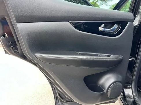 Used 2021 Nissan Rogue Sport SV FWD image 22