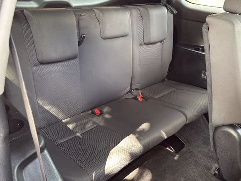 Used 2016 Toyota Highlander LE FWD image 21