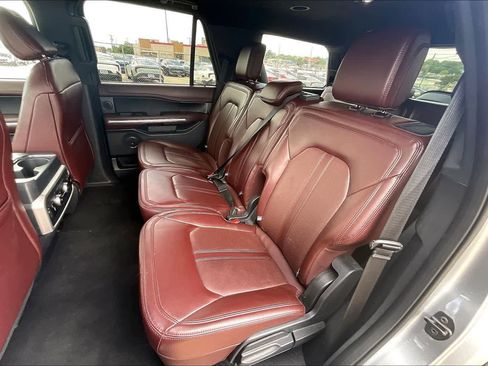 Used 2024 Ford Expedition Limited image 29