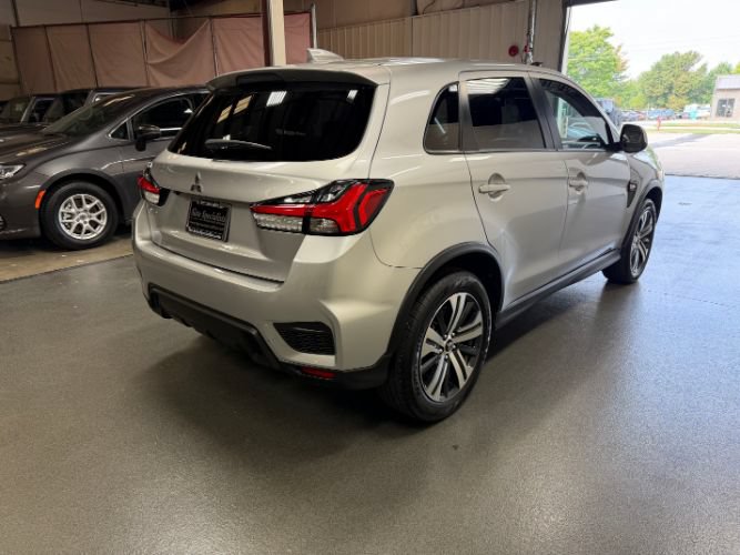 Used 2025 Mitsubishi Outlander Sport AWD image 5