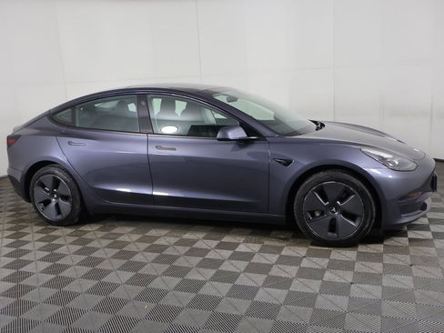 Used 2023 Tesla Model 3 Standard Range image 18