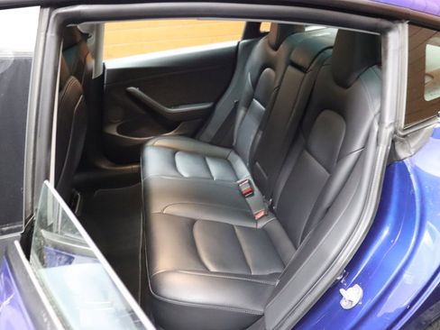 Used 2023 Tesla Model 3 Standard Range image 30