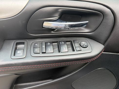 Used 2018 Dodge Grand Caravan GT FWD image 11