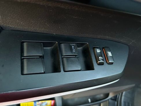 Used 2015 Toyota Tundra SR5 w/ SR5 Upgrade Package image 17