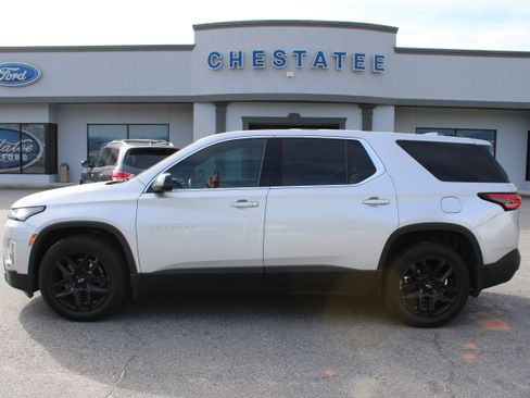 Used 2022 Chevrolet Traverse LS w/ LPO, Cargo Package AWD/4WD image 1