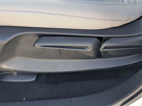 New 2026 Honda HR-V LX image 19