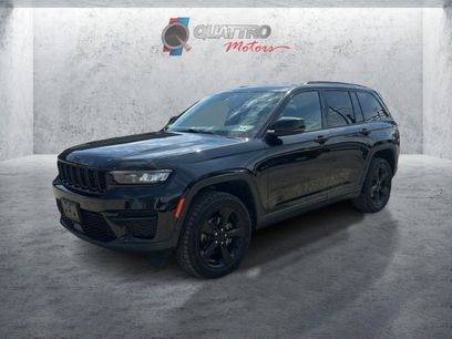 Used 2023 Jeep Grand Cherokee Altitude