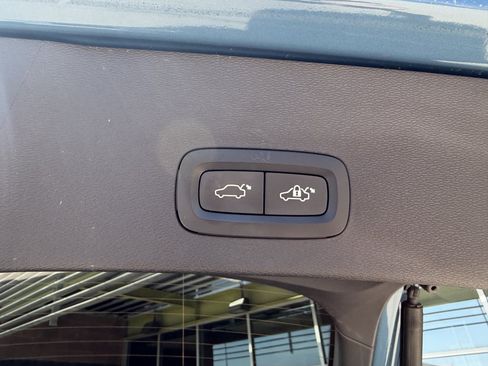 Used 2023 Volvo C40 P8 Recharge Ultimate AWD/4WD image 38