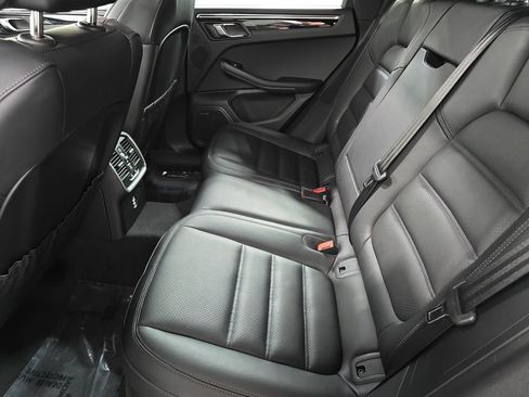 Certified 2026 Porsche Macan AWD/4WD image 24