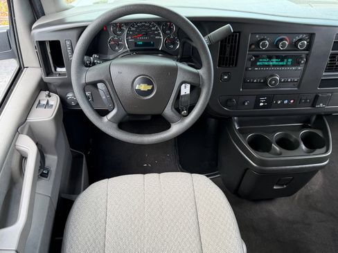 Used 2025 Chevrolet Express 3500 LT w/ LT Preferred Equipment Group RWD image 11