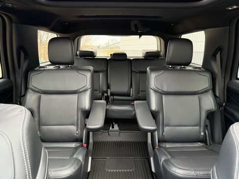 Used 2026 Ford Expedition Platinum w/ Stealth Performance Package image 10