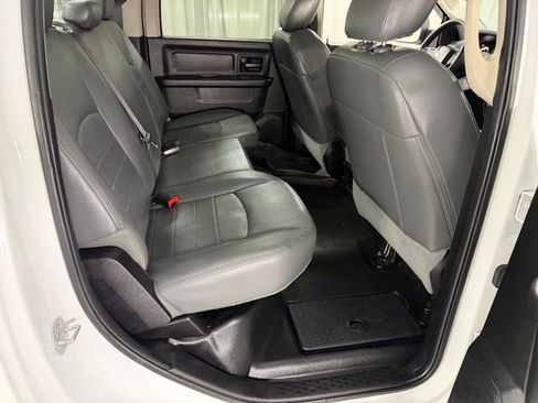 Used 2019 RAM 1500 Tradesman w/ Chrome Appearance Group AWD/4WD image 8