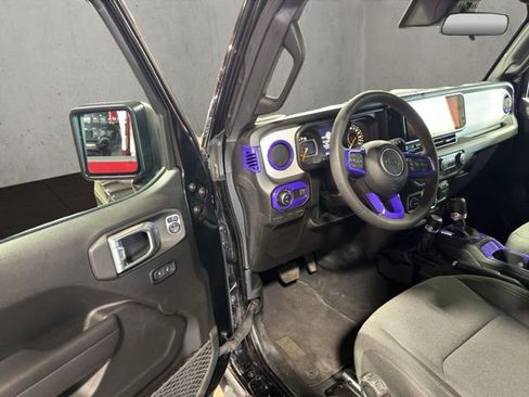 Used 2024 Jeep Gladiator Sport AWD/4WD image 17