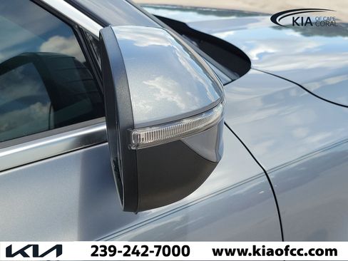 Certified 2024 Kia Telluride S FWD image 8