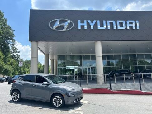 Used 2023 Hyundai Kona SE FWD image 1