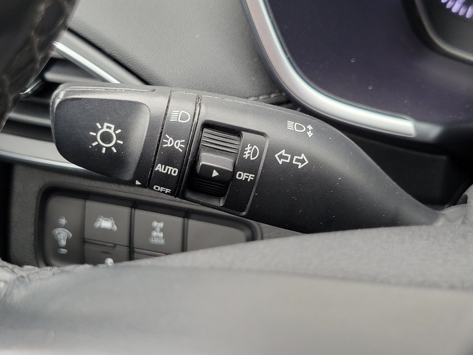Used 2020 Hyundai Santa Fe Limited w/ Cargo Package AWD/4WD image 18
