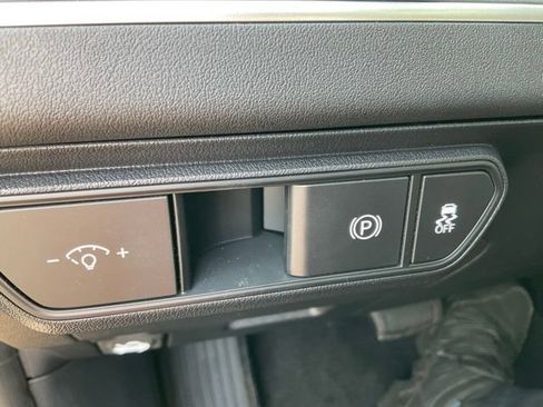 New 2025 Kia K4 LXS image 36