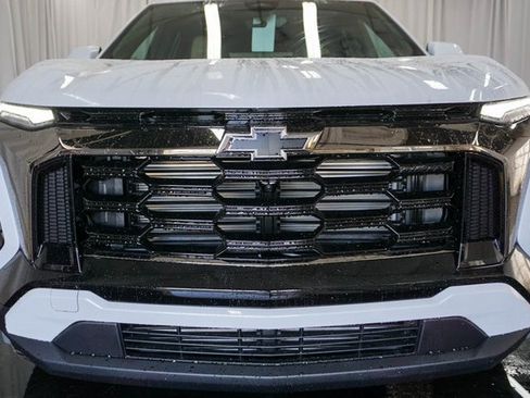 New 2026 Chevrolet Equinox ACTIV w/ Convenience Package III image 3