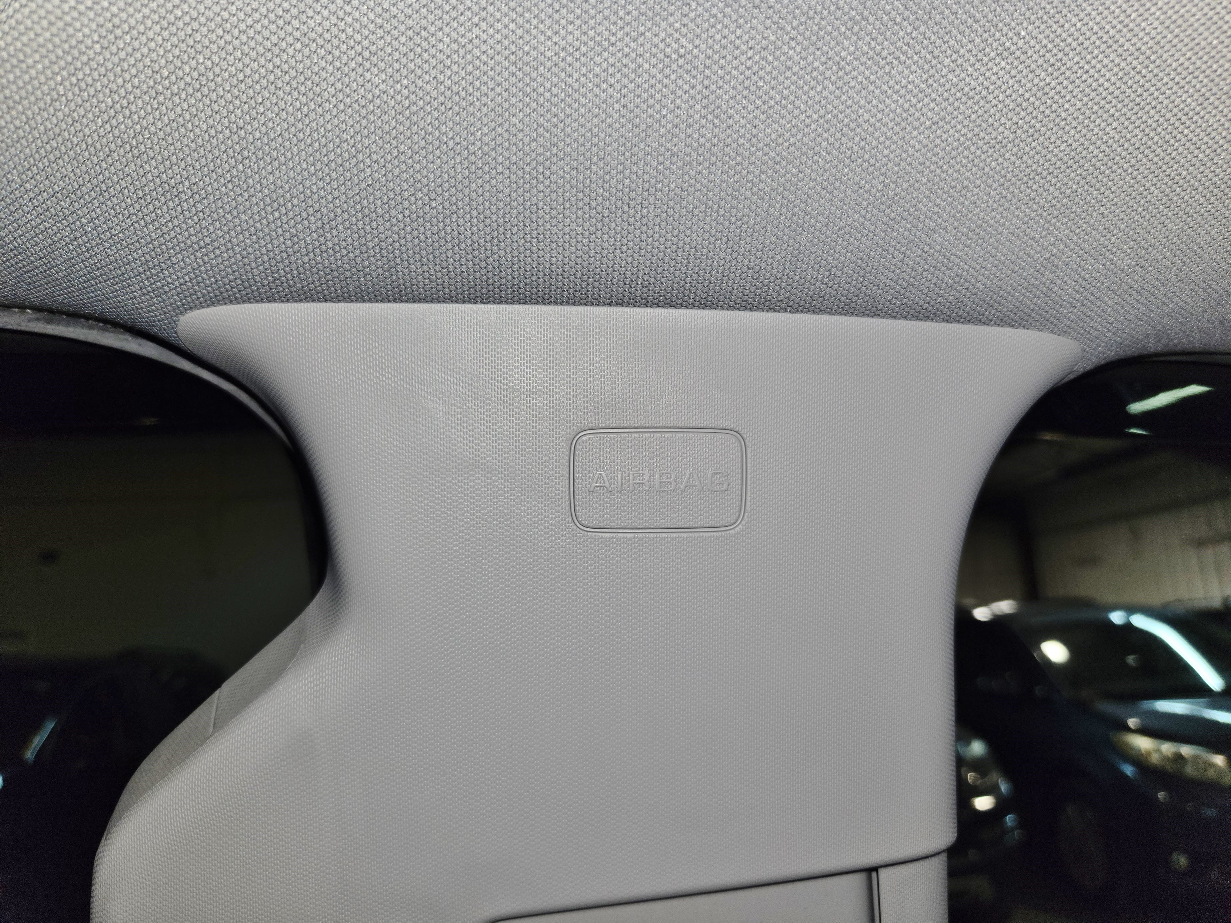 Used 2019 Chevrolet Tahoe 4WD w/ Enhanced Driver Alert Package image 38