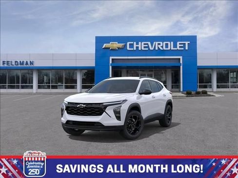 New 2026 Chevrolet Trax LT w/ Driver Confidence Package FWD image 8