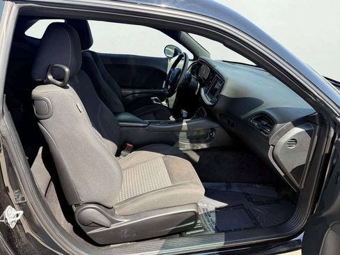 Used 2018 Dodge Challenger SXT RWD image 12