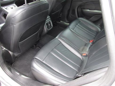 Used 2015 Chrysler 200 C image 9