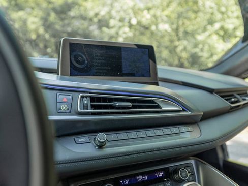Used 2015 BMW i8 AWD/4WD image 17