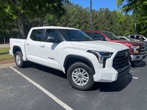 Used 2025 Toyota Tundra SR5 w/ SR5 Premium Package image 2