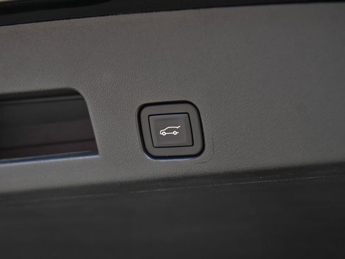 Used 2025 GMC Acadia Elevation image 50