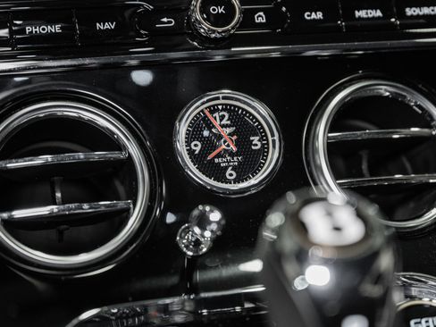 Used 2020 Bentley Continental GT image 32