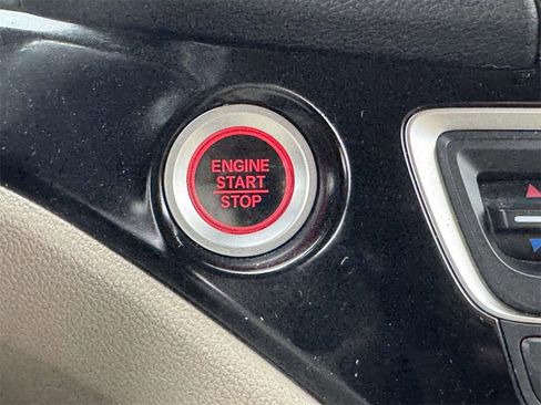 Used 2022 Honda Pilot Touring image 8