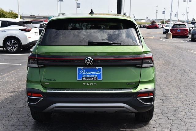 Used 2025 Volkswagen Taos SE AWD/4WD image 6