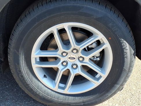 New 2026 Ford Explorer Active RWD image 5