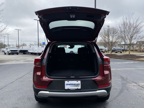 Used 2024 Chevrolet TrailBlazer LT w/ LT Cold Weather Package image 11