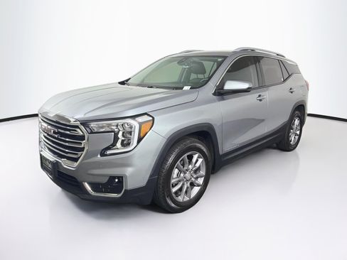 Used 2024 GMC Terrain SLT w/ Tech Package AWD/4WD image 3