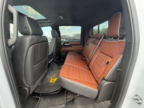 Used 2025 GMC Sierra 2500 Denali Ultimate AWD/4WD image 4