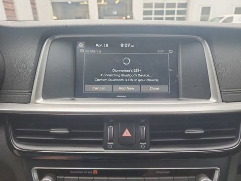 Used 2020 Kia Optima LX image 23