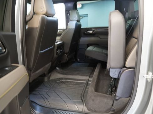 Used 2024 Chevrolet Silverado 2500 ZR2 w/ Technology Package AWD/4WD image 19