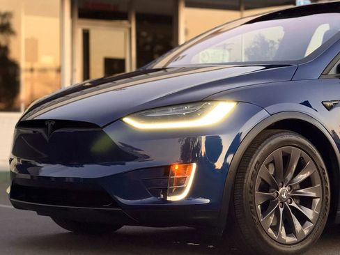 Used 2018 Tesla Model X 100D image 4
