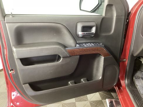 Used 2018 GMC Sierra 1500 SLE w/ Suspension Package, Off-Road AWD/4WD image 15