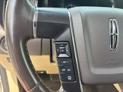 Used 2017 Lincoln Navigator Reserve AWD/4WD image 21