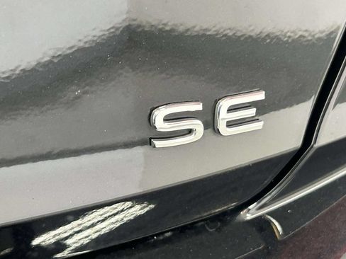 Used 2025 Volkswagen Jetta SE FWD image 10