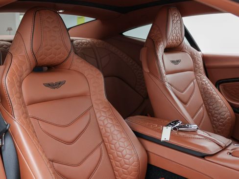 Used 2019 Aston Martin DBS Superleggera RWD image 29