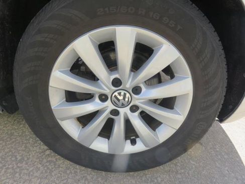 Used 2013 Volkswagen Beetle 2.5 image 12