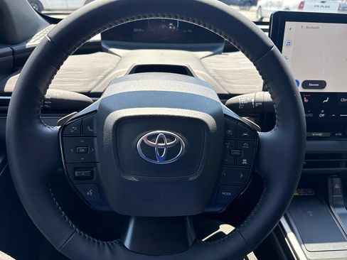Used 2026 Toyota C-HR AWD/4WD image 19